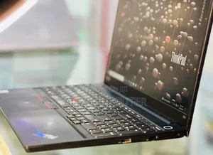 Photo - New Laptop Lenovo ThinkPad Yoga 8GB Intel Core I7 SSD 256GB