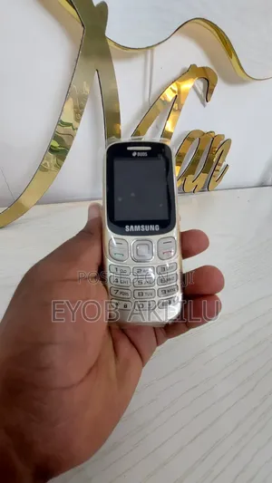 Photo - New Samsung Metro 312 Rose Gold