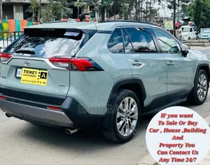Toyota RAV4 2021 Green