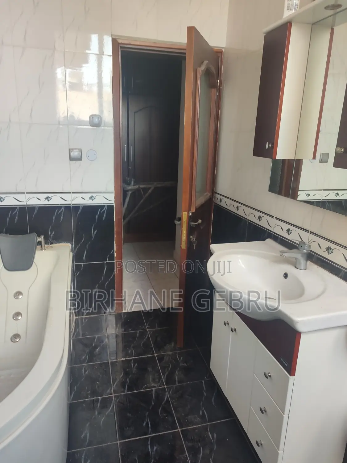 7bdrm House in G+2 House, Bole for rent