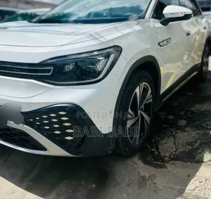 Photo - Volkswagen ID.6 2023 White