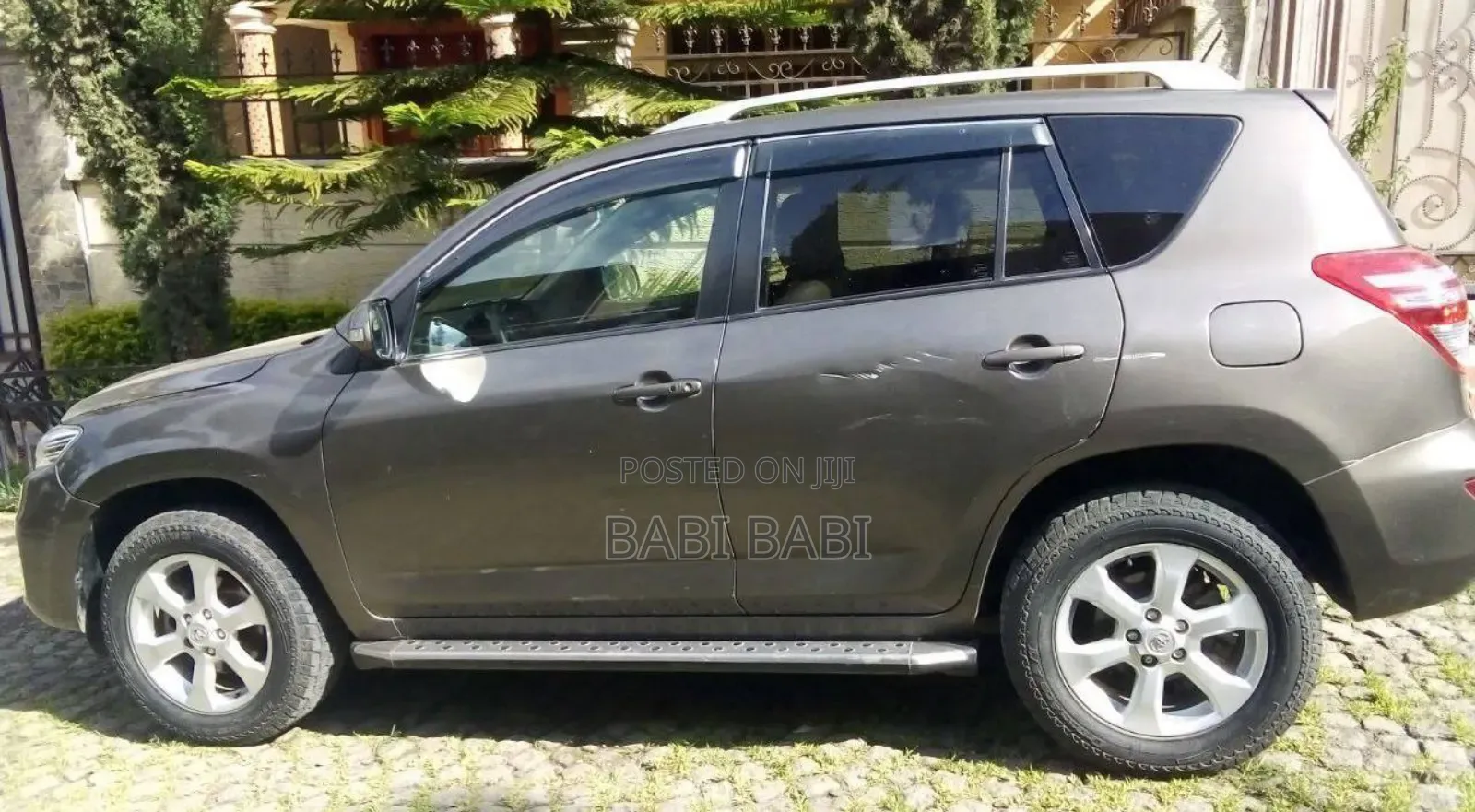 Toyota RAV4 2011 Brown