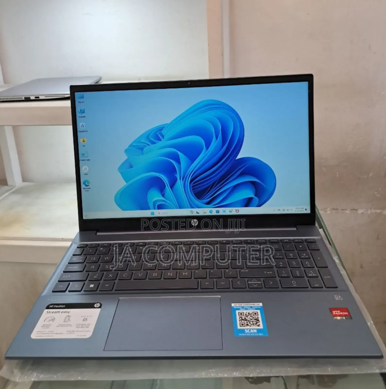 New Laptop HP Pavilion 15 8GB AMD Ryzen 5 SSD 512GB