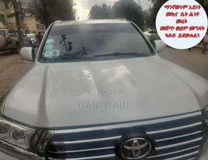 Toyota Land Cruiser 2010 White