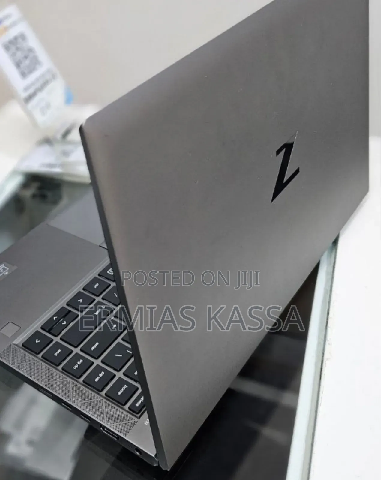 New Laptop HP ZBook Firefly G8 16GB Intel Core I7 SSD 512GB