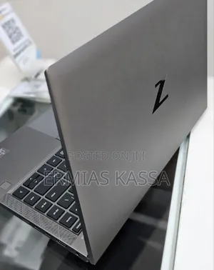 New Laptop HP ZBook Firefly G8 16GB Intel Core I7 SSD 512GB
