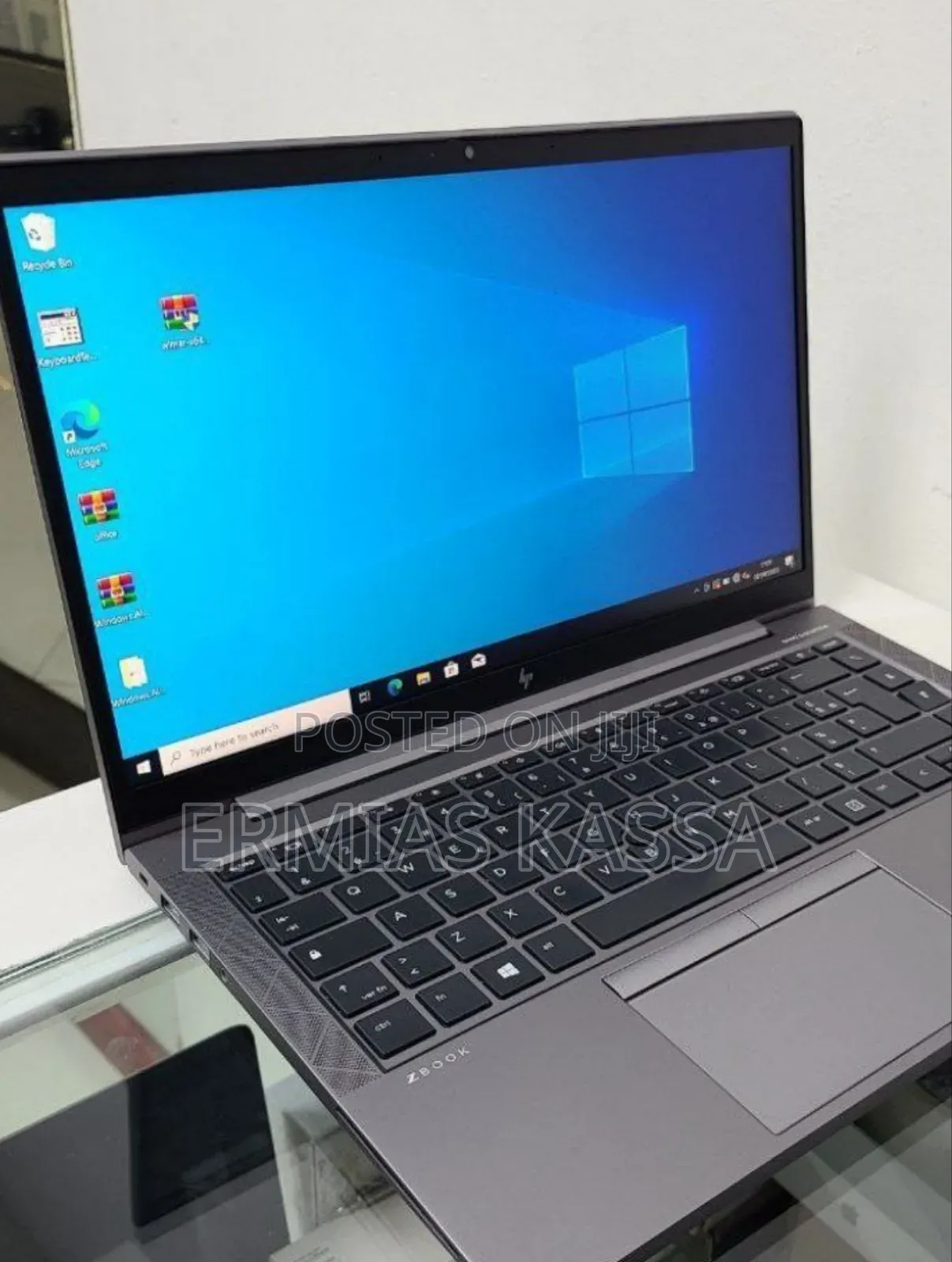 New Laptop HP ZBook Firefly G8 16GB Intel Core I7 SSD 512GB