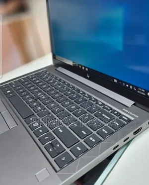 New Laptop HP ZBook Firefly G8 16GB Intel Core I7 SSD 512GB
