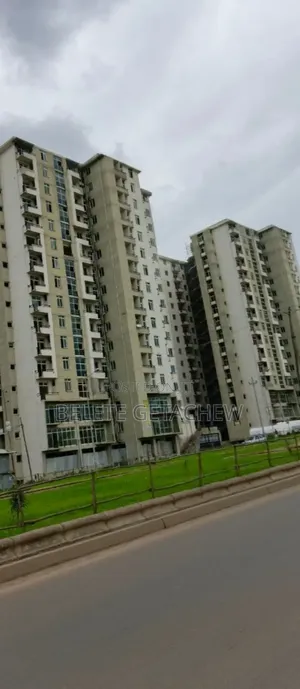 3bdrm Condo in Beshale 40/60, Bole for sale