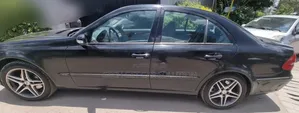 Photo - Mercedes-Benz E200 2003 Black