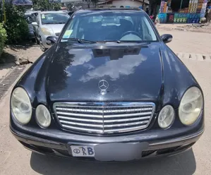 Mercedes-Benz E200 2003 Black