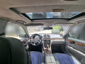 Mercedes-Benz E200 2003 Black