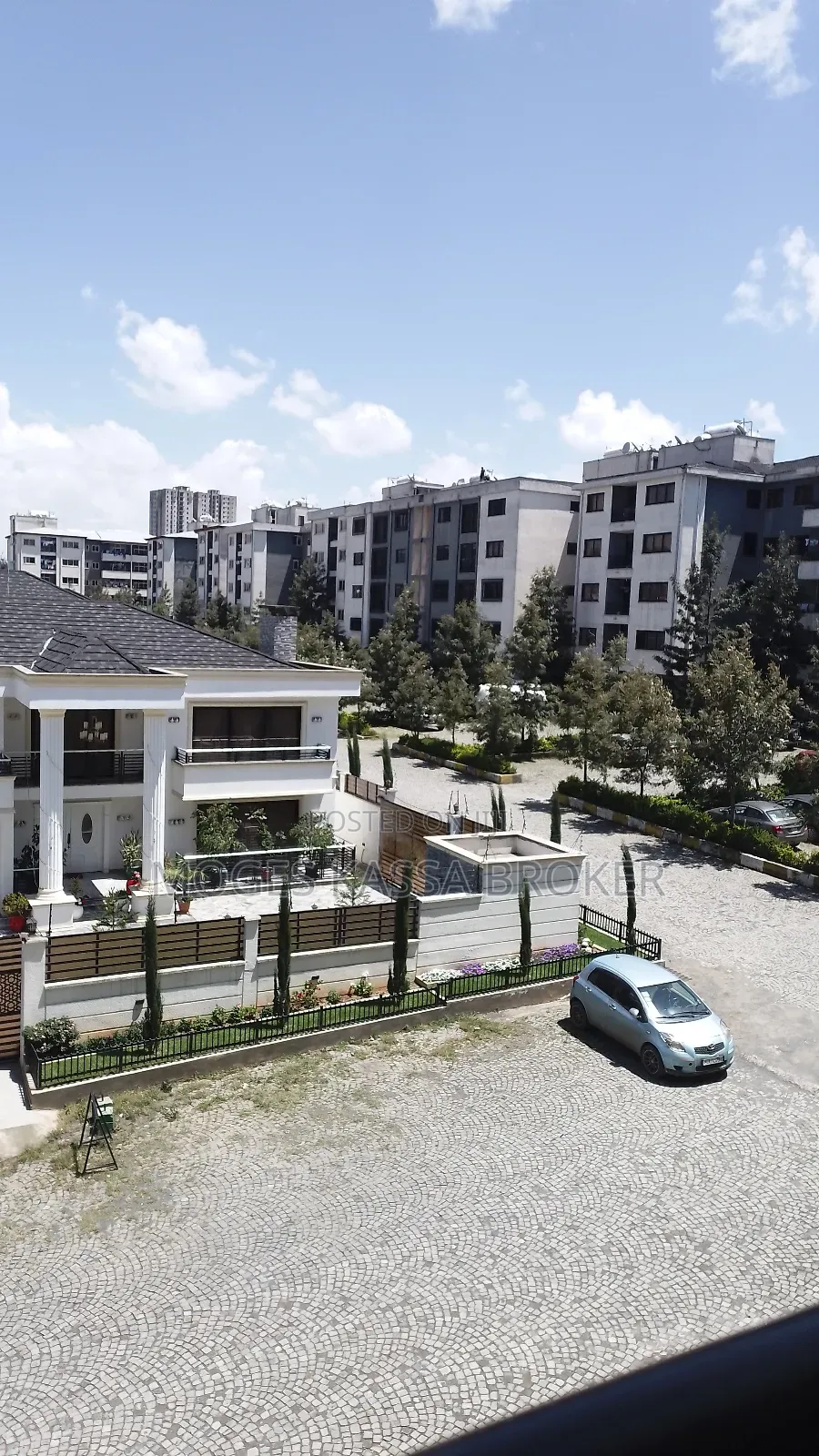 Furnished 4bdrm Apartment in አያት ኃይሌ ሪል እስቴት ልዮ, Yeka for sale