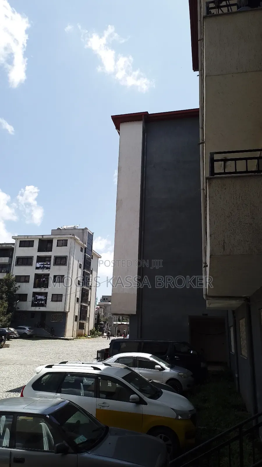 Furnished 4bdrm Apartment in አያት ኃይሌ ሪል እስቴት ልዮ, Yeka for sale
