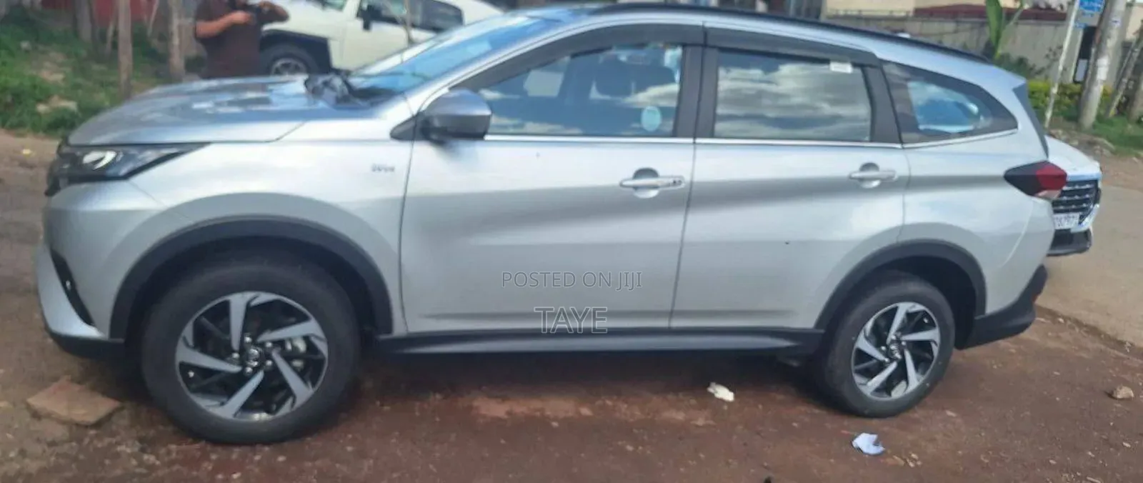 Toyota Rush 2023 Silver