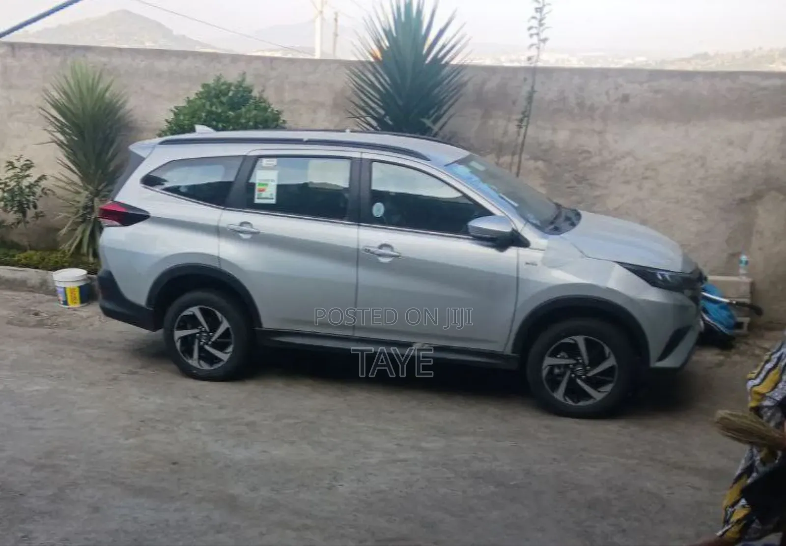 Toyota Rush 2023 Silver