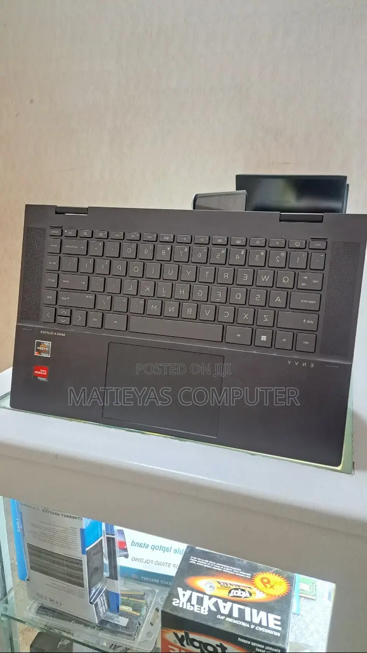 New Laptop HP Envy X360 12GB AMD Ryzen 7 SSD 512GB