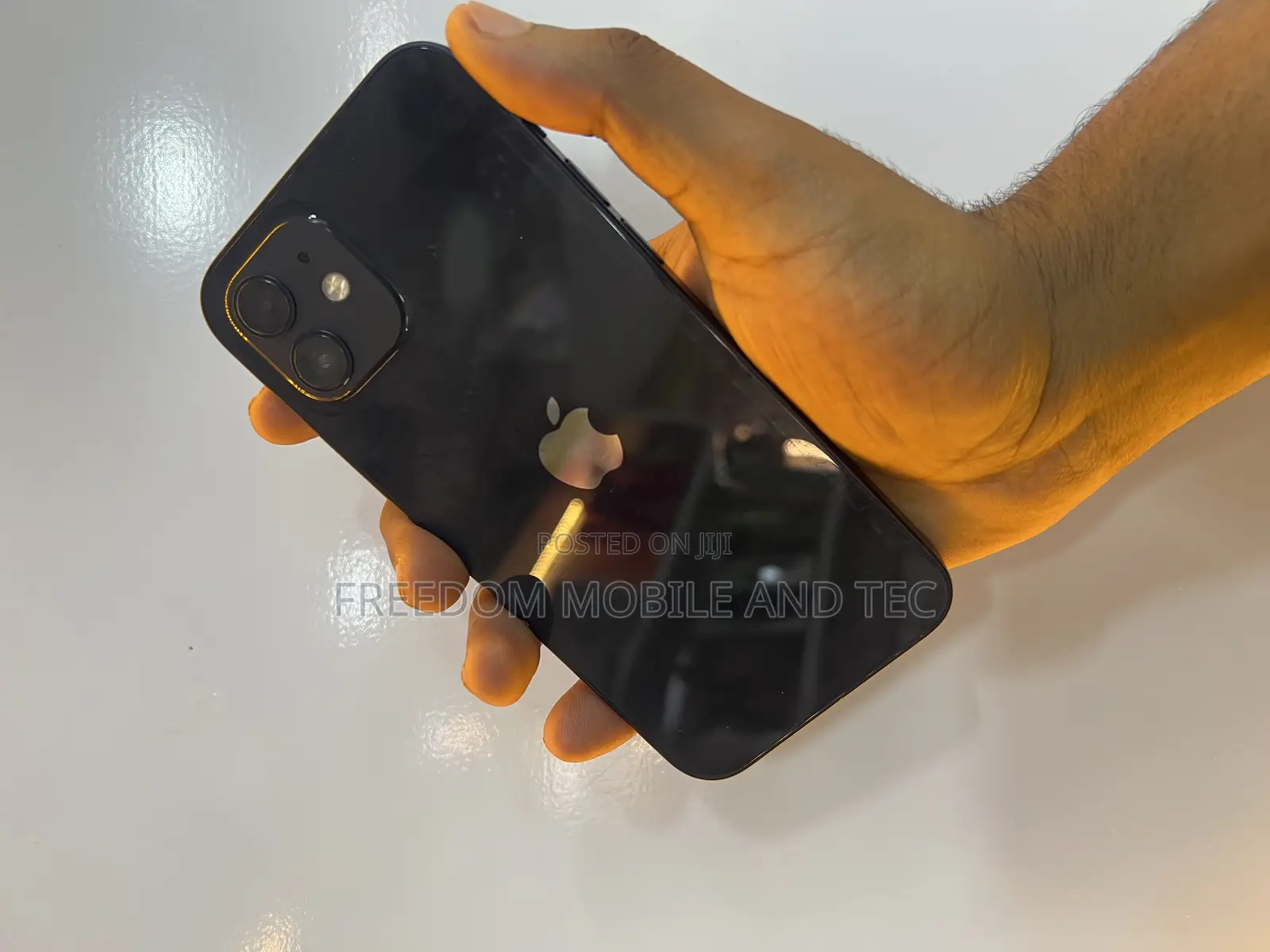 Apple iPhone 12 64 GB