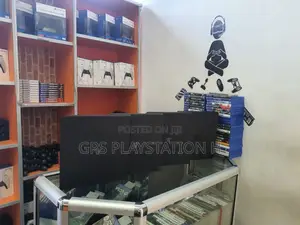Photo - Playstation 4 Slim 30,000% Silm%
