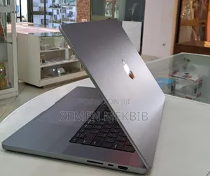 New Laptop Apple MacBook Pro 2023 M2 32GB Intel Core I7 SSD 512GB