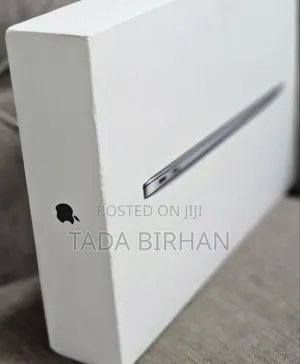 Photo - New Laptop Apple MacBook Air 2020 M1 8GB Apple M1 SSD 256GB