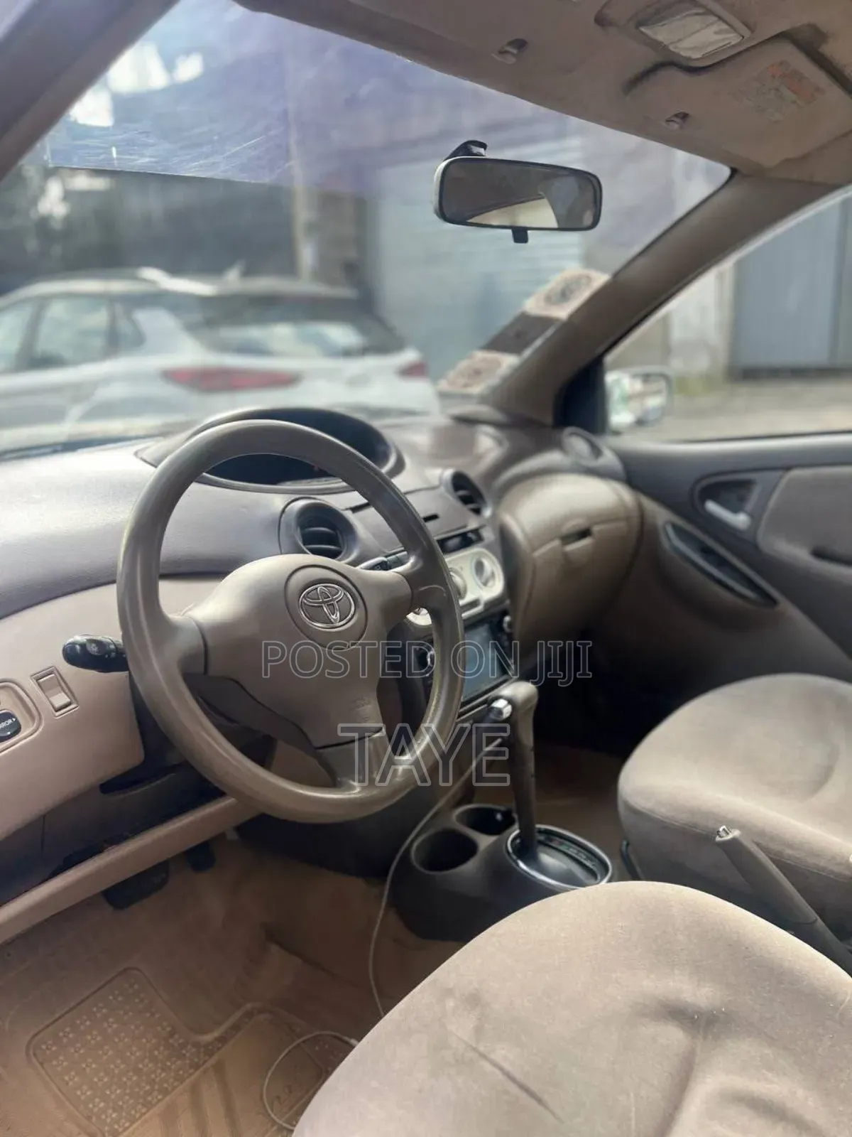 Toyota Platz 2005 Silver