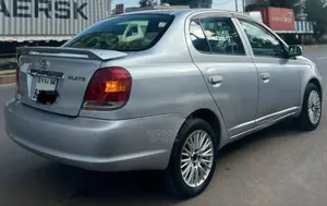Toyota Platz 2005 Silver