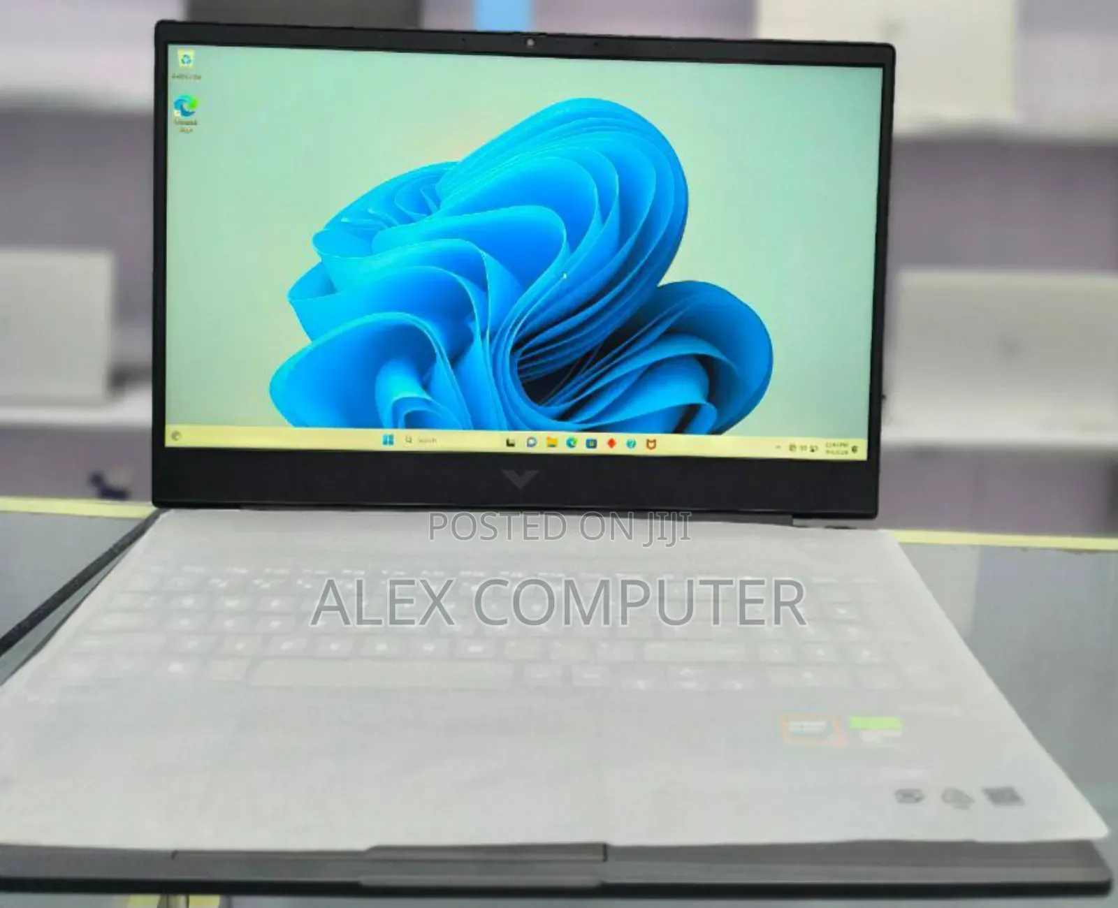 New Laptop HP Victus 16 16GB AMD Ryzen 7 SSD 512GB