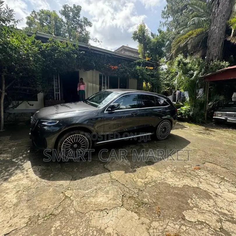 Mercedes-Benz E400 2023 Black