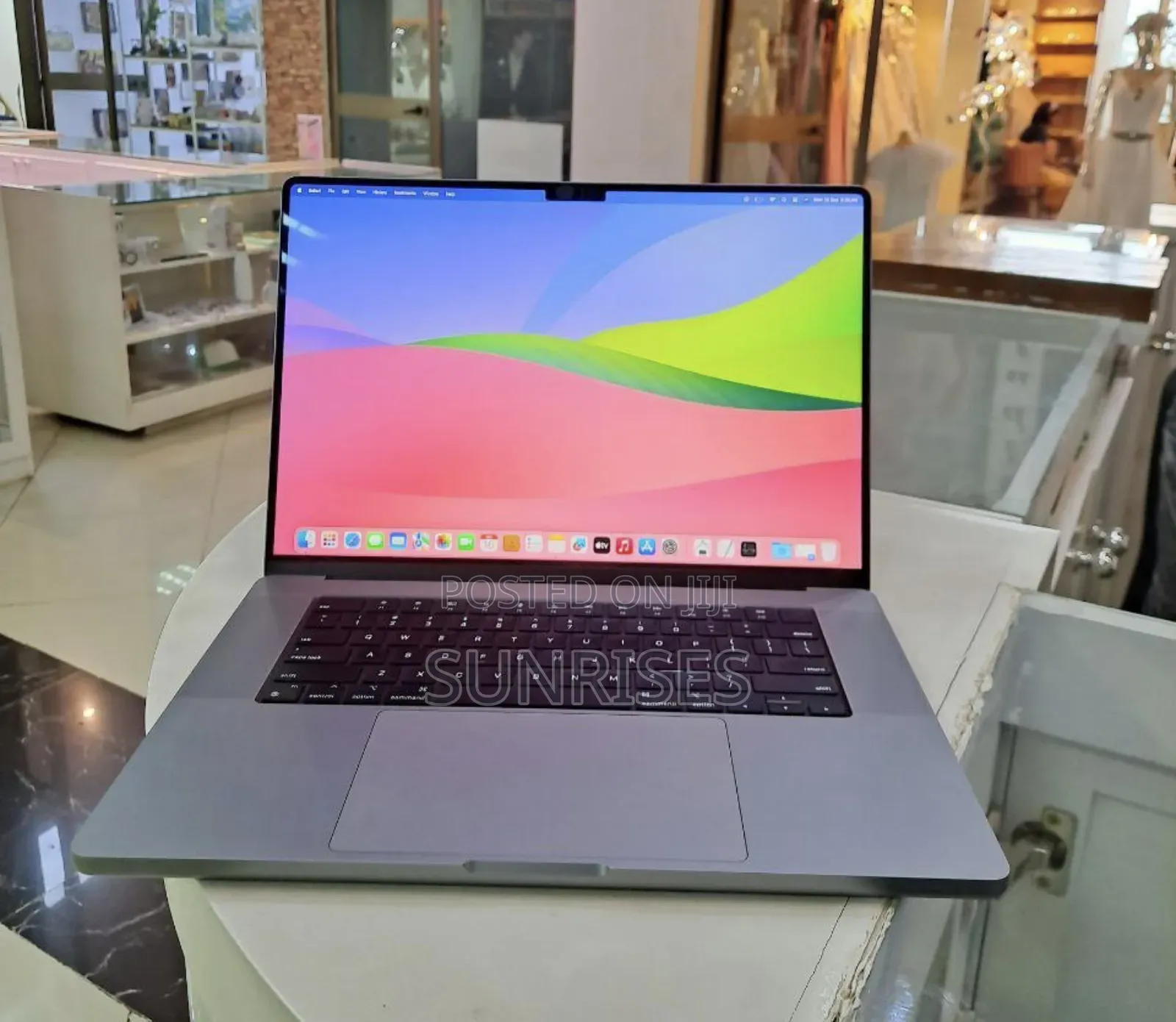 New Laptop Apple MacBook Pro 2023 M2 32GB Apple M2 SSD 512GB