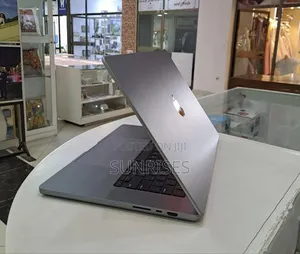 New Laptop Apple MacBook Pro 2023 M2 32GB Apple M2 SSD 512GB