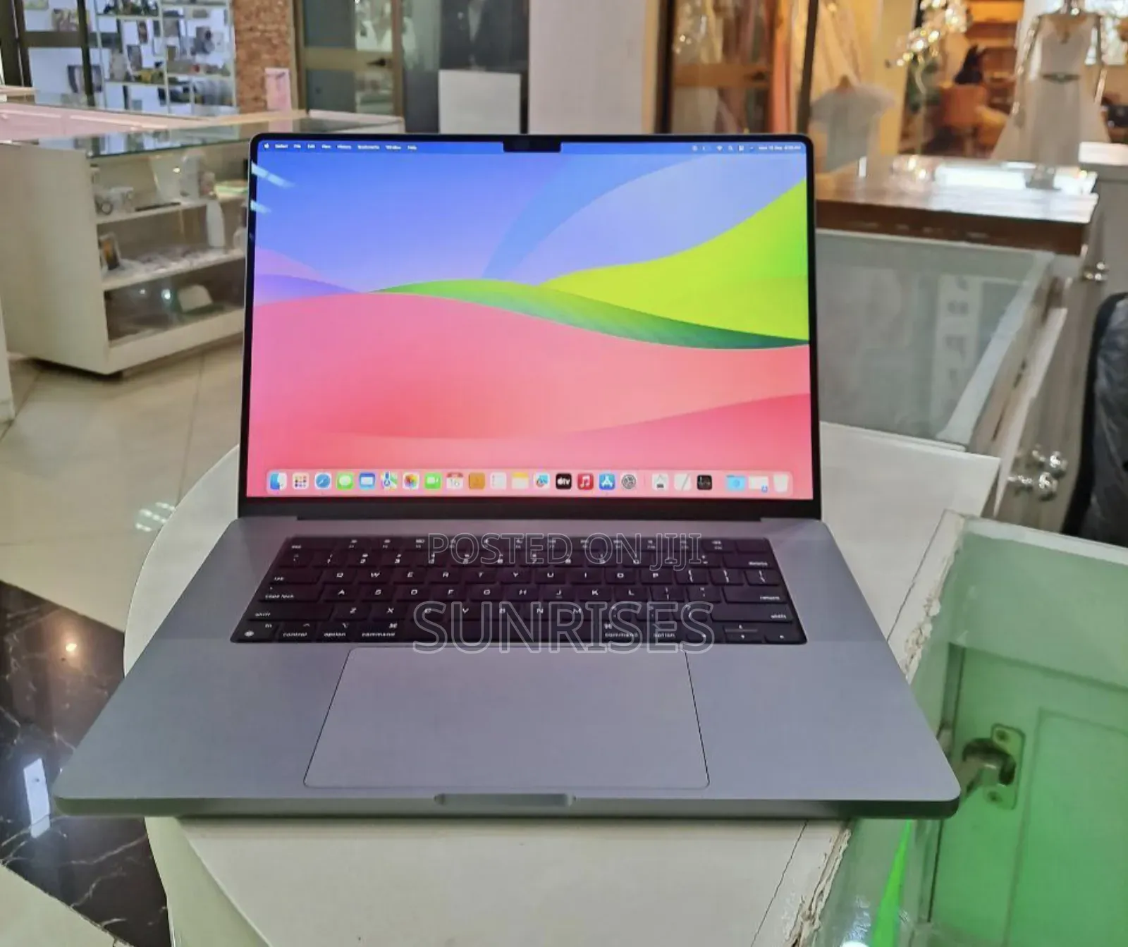 New Laptop Apple MacBook Pro 2023 M2 32GB Apple M2 SSD 512GB