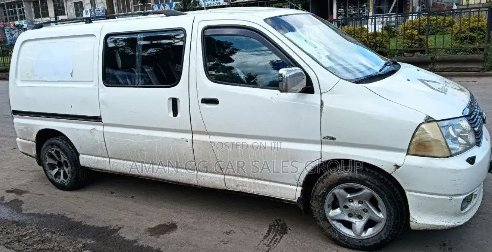 Toyota HiAce 2011 White