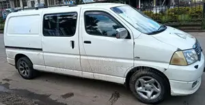 Toyota HiAce 2011 White