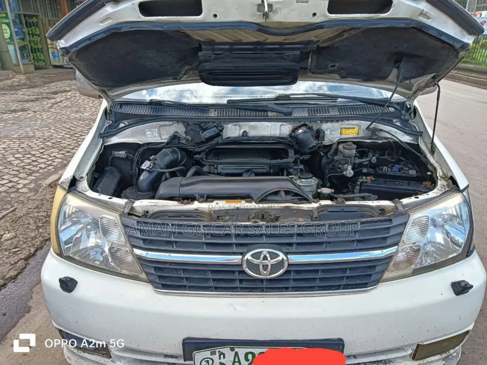 Toyota HiAce 2011 White