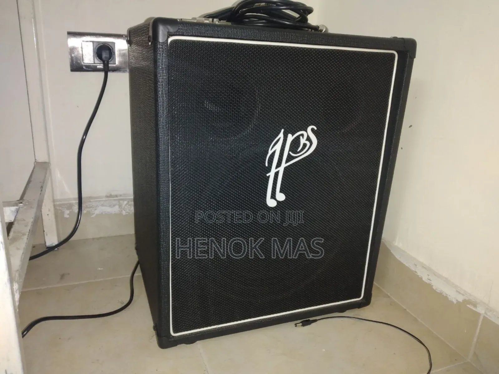 HBS Bass Amp Urgent ! 