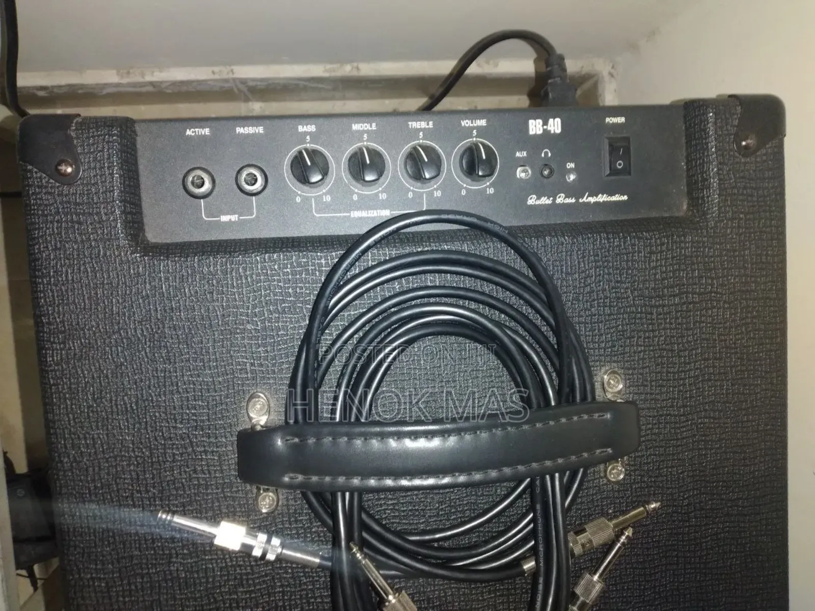 HBS Bass Amp Urgent ! 
