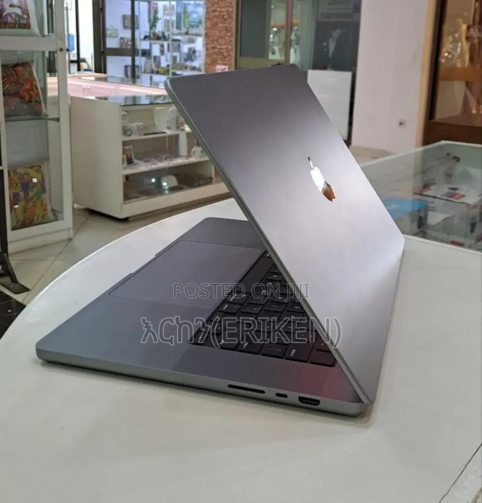 New Laptop Apple MacBook Pro 2023 M2 32GB Apple M2 SSD 512GB