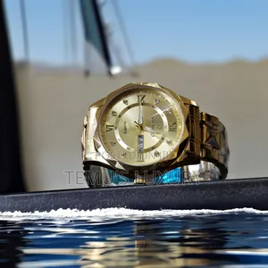 Photo - Classic Men's Quartz Watch