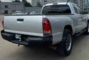 Toyota Tacoma 2012 Silver
