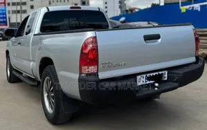Toyota Tacoma 2012 Silver