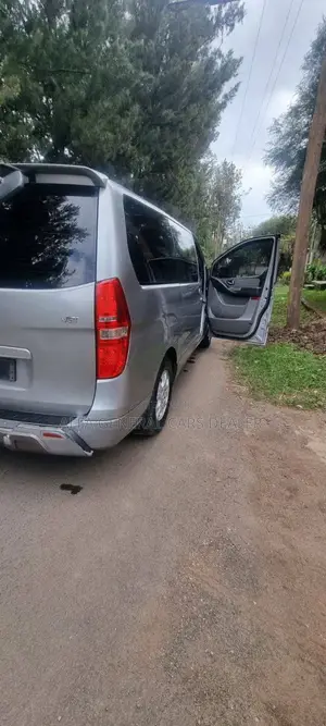 Hyundai Starex 2015 Silver