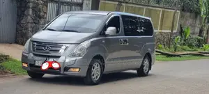 Photo - Hyundai Starex 2015 Silver