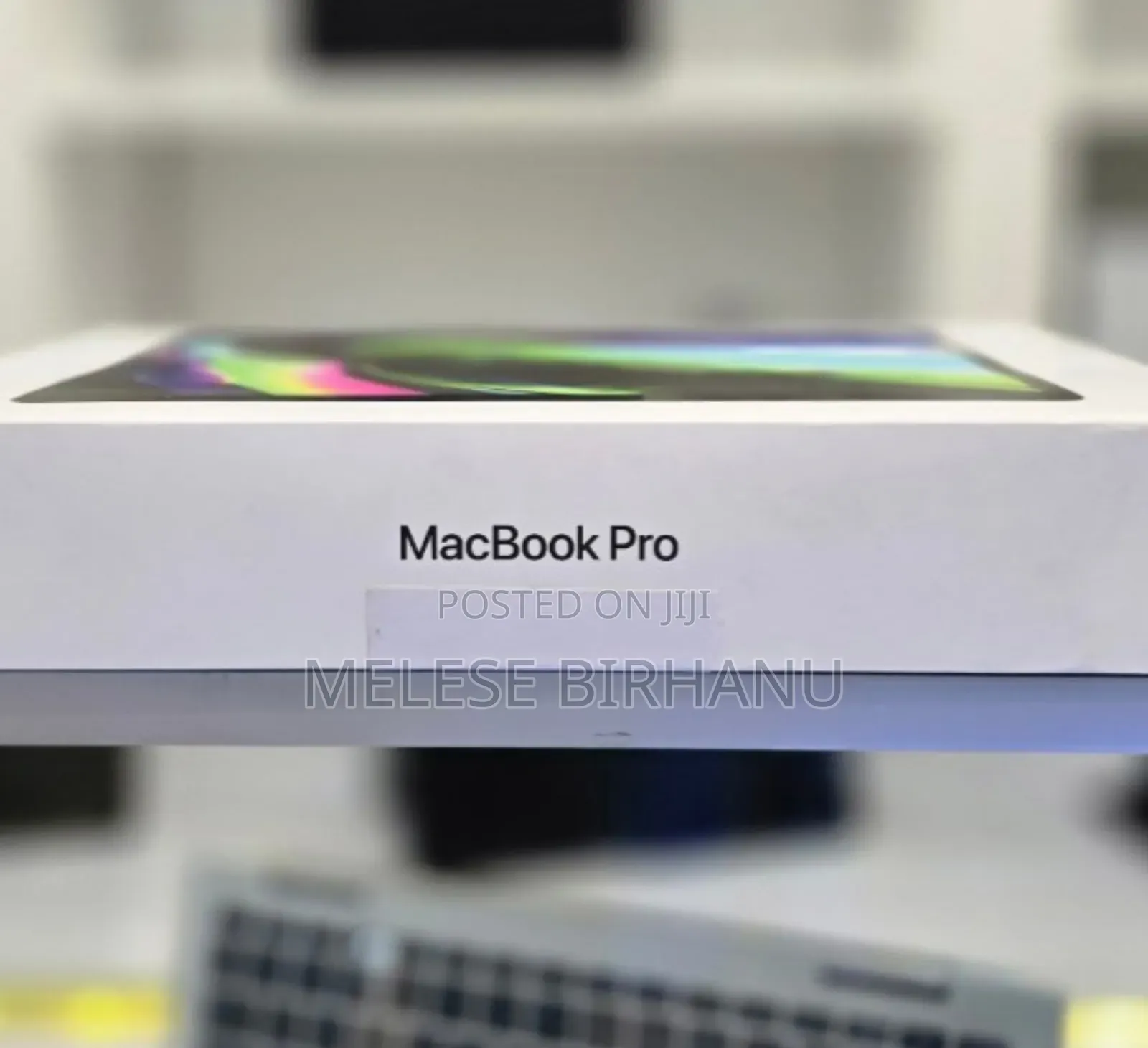 New Laptop Apple MacBook Pro 2022 M2 8GB Apple M2 SSD 256GB