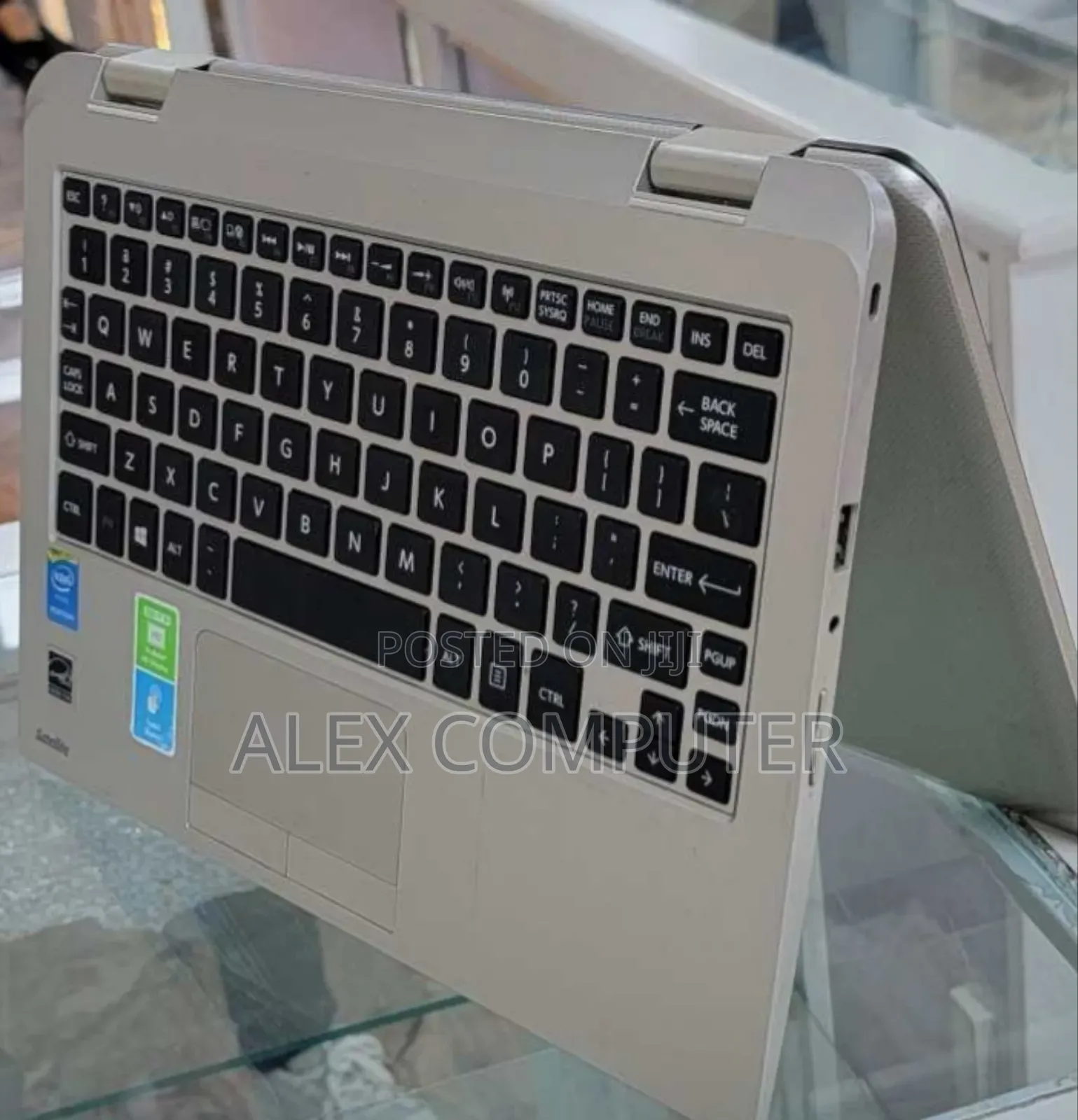 New Laptop Toshiba Satellite CL15 4GB Intel Pentium HDD 500GB