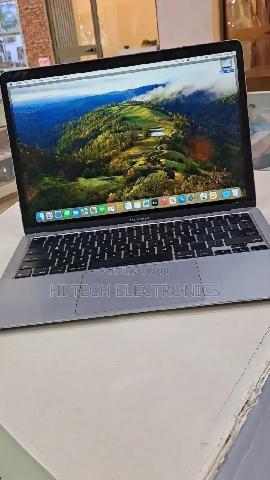 New Laptop Apple MacBook Air 2020 M1 8GB Apple M1 SSD 256GB