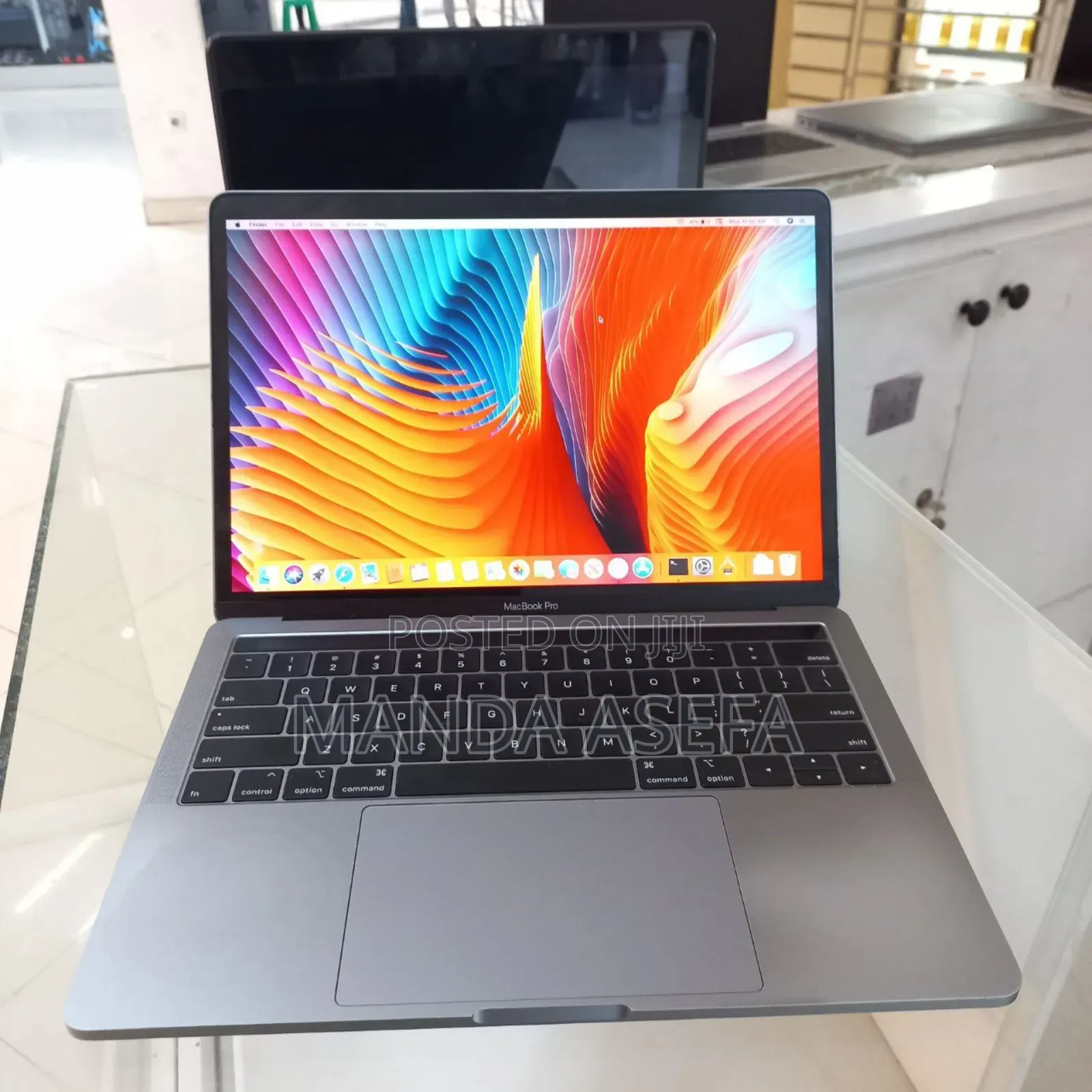 New Laptop Apple MacBook Pro 2018 8GB Intel Core I5 SSD 512GB