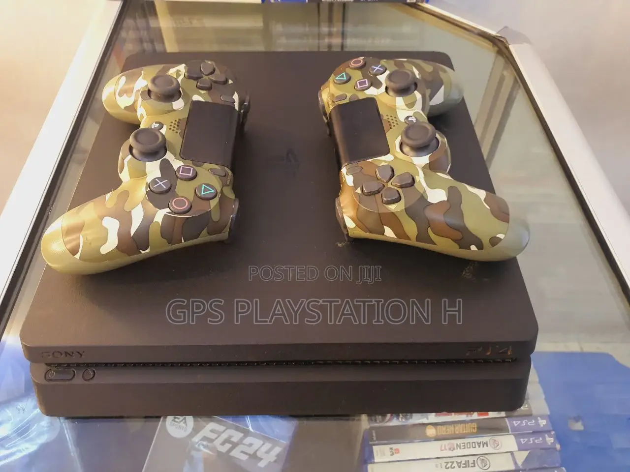 Playstation 4 % One Terabyte