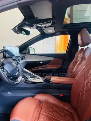 Peugeot 5008 2022 Burgundy