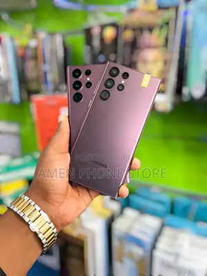 Photo - New Samsung Galaxy S22 Ultra 5G 256 GB Purple